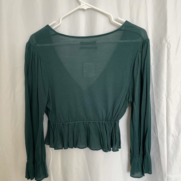 Urban Outfitters Ruffled Crop Top - Picture 3 of 3